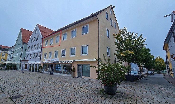 Mehrfamilienhaus in der Schongauer Altstadt mit Stockhausen Immobilien B�ro im Erdgeschoss - 3-Zimmer-Wohnung zu vermieten in zentraler Lage Schongau