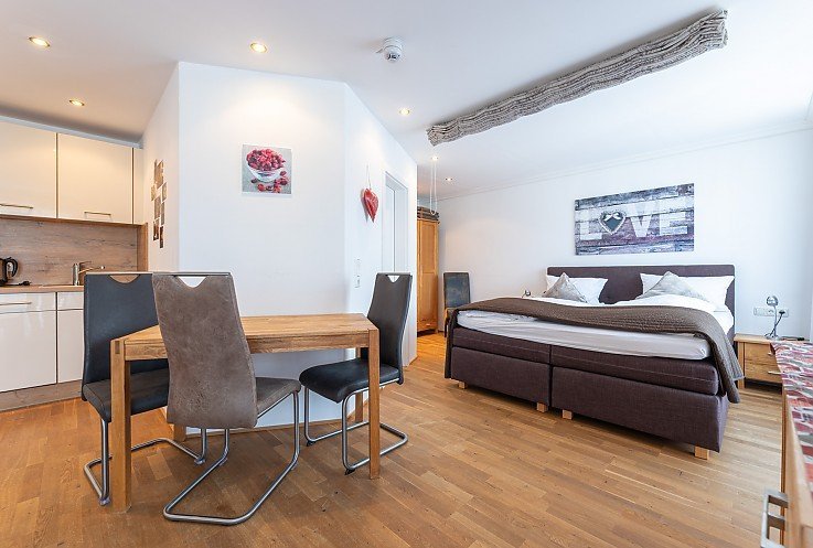 Gem�tliche Ferienwohnung in Oberstaufen mit Boxspringbett, Holzbalken, K�che und Essbereich - 2-Zimmer-Wohnung erfolgreich verkauft Stockhausen Immobilienteam