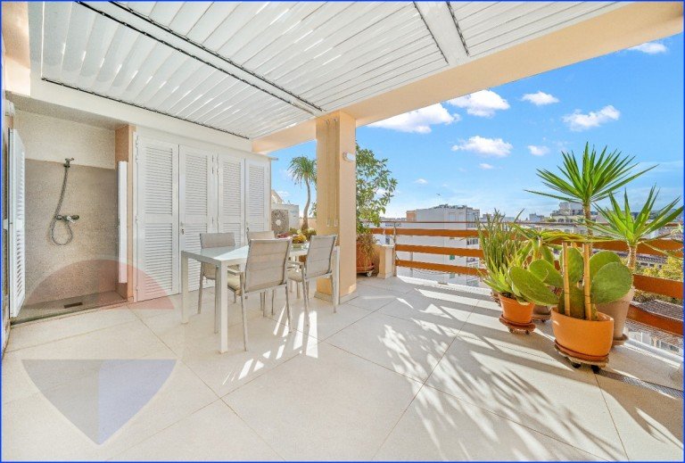 Immobilienmakler Schongau - Wohnung zu verkaufen Mallorca - Andr� Stockhausen Verkauf-101 Arxiduc Dachgeschosswohnung Renoviertes Dachgeschoss-Apartment mit Terrasse in Arxiduc, Palma de Mallorca