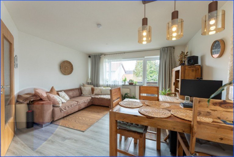 Immobilienmakler Peiting Haus zu verkaufen Andre Stockhausen-1 Peiting Etagenwohnung Lichtdurchflutete 3-Zimmer-Wohnung mit Balkon & Garagen-Stellplatz in Peiting